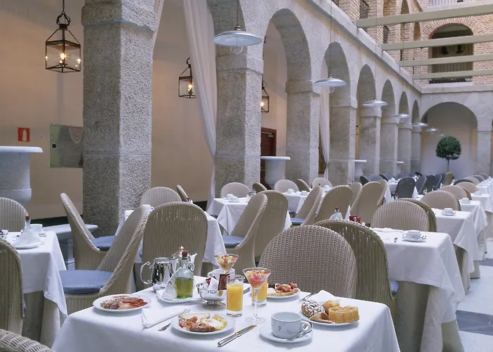 호텔 파라도르 드 라 그랑하 4*